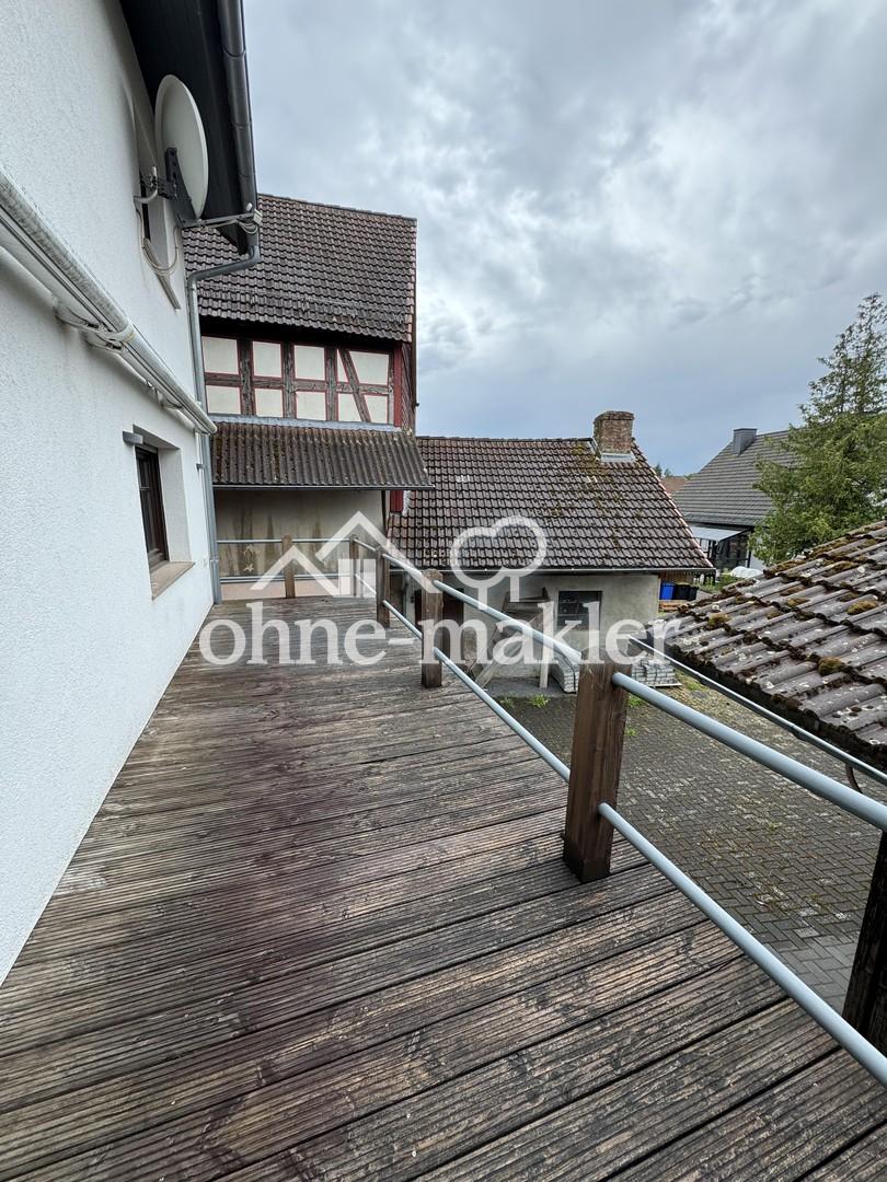 Balkon mit Markise 1. OG