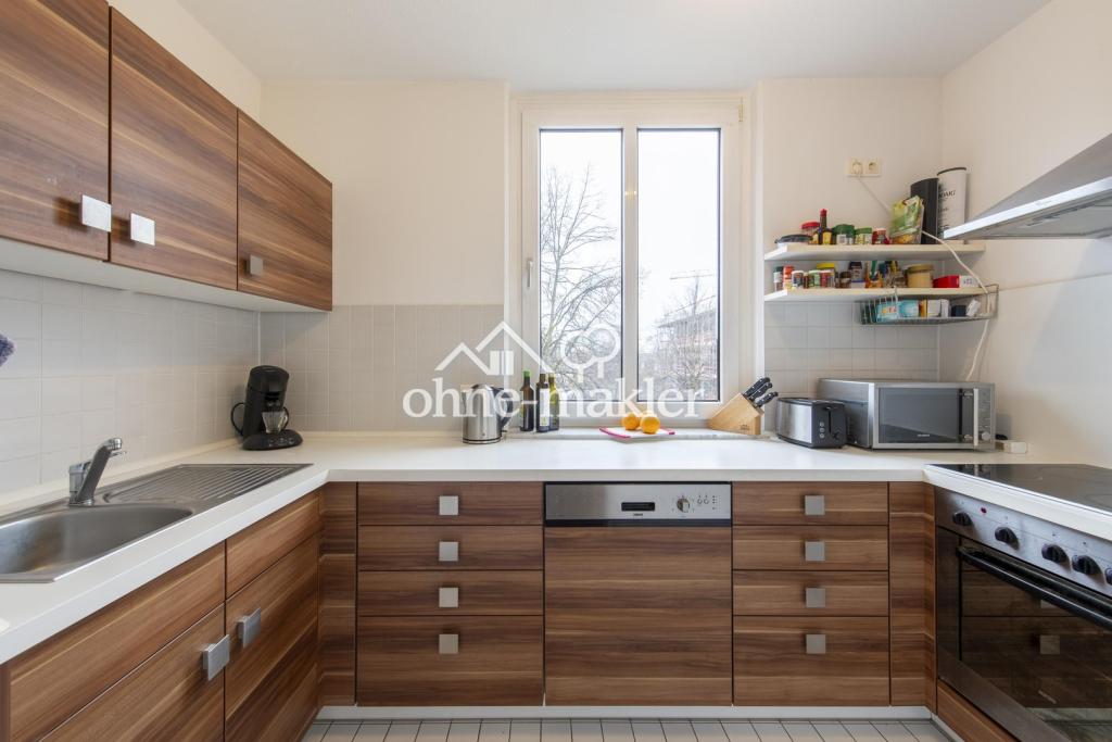 Schöne, helle 2-Zimmer-Wohnung inklusive Einbauküche sowie Tiefgarage und Balkon - Photo 5