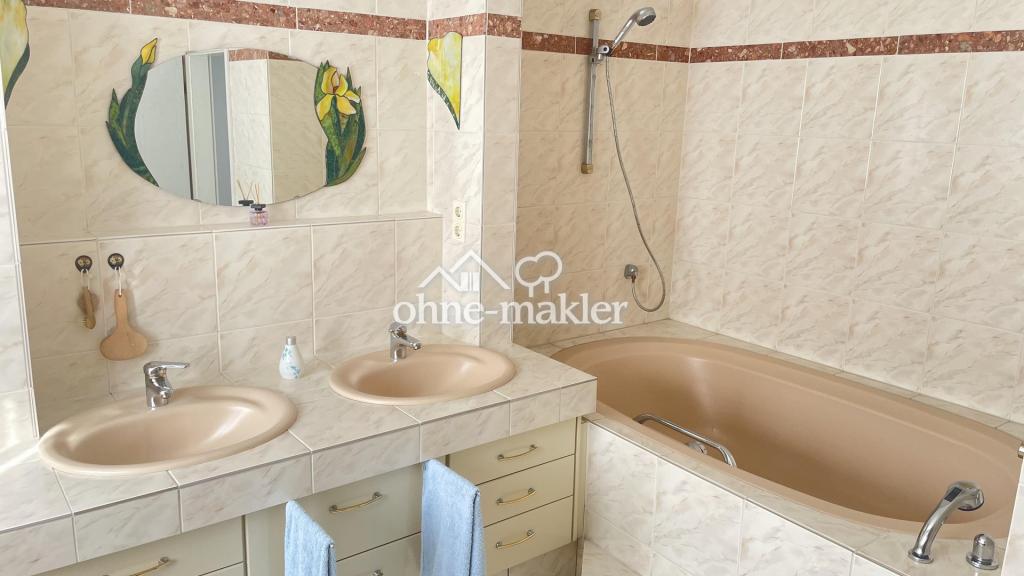 Badezimmer im 1. OG