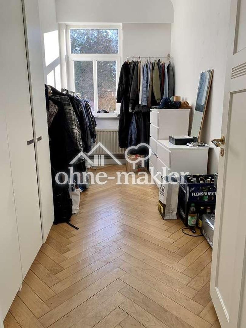 Zimmer von der Küche