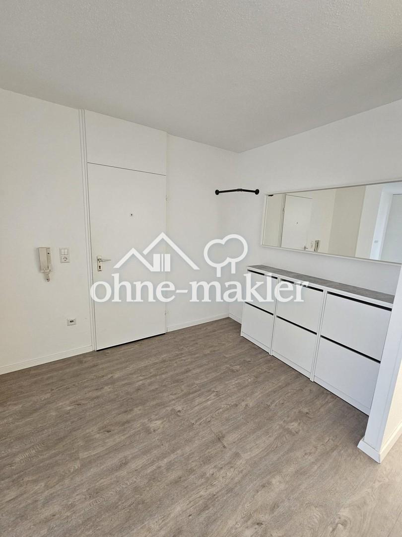 Wohnungseingang mit Garderobe