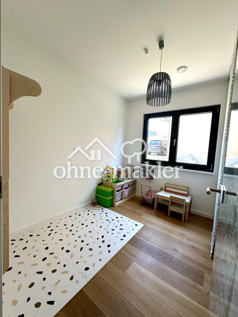 Spielzimmer / Büro EG