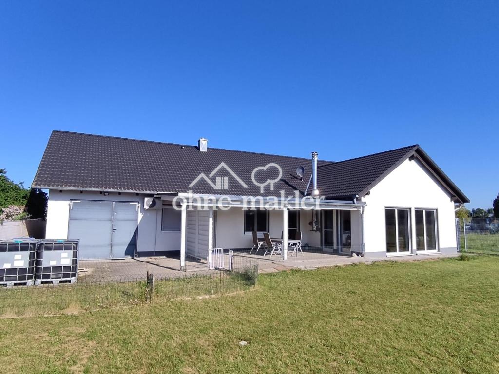 Haus Terrassenseite Bild 1