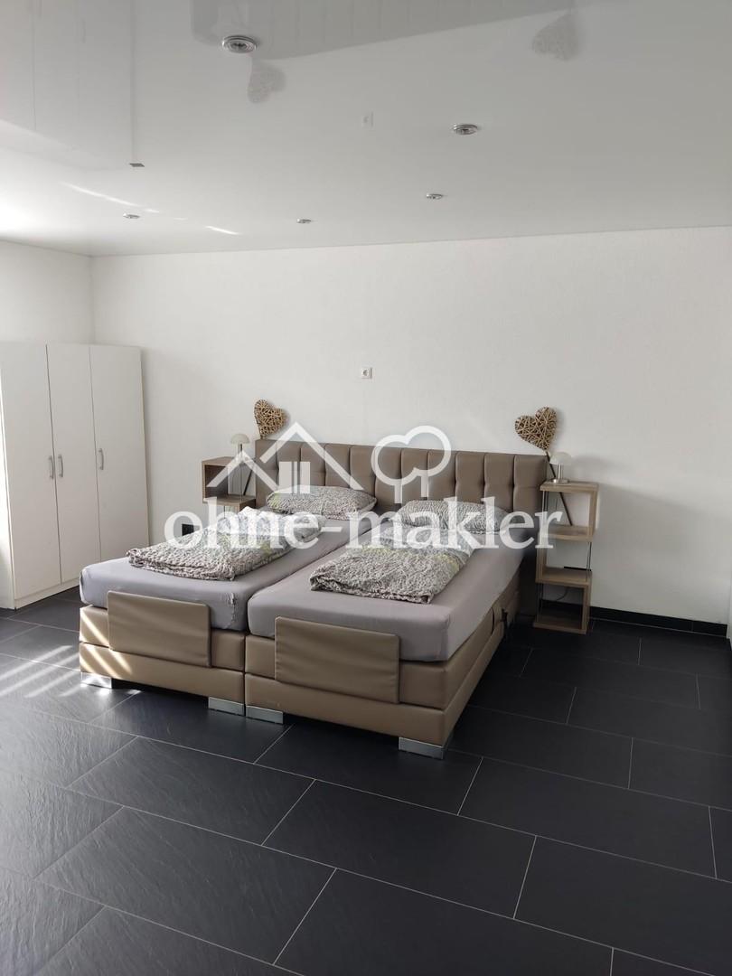 Schlafzimmer Bild 1