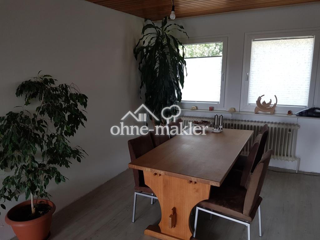 Offenes Esszimmer zur Küche