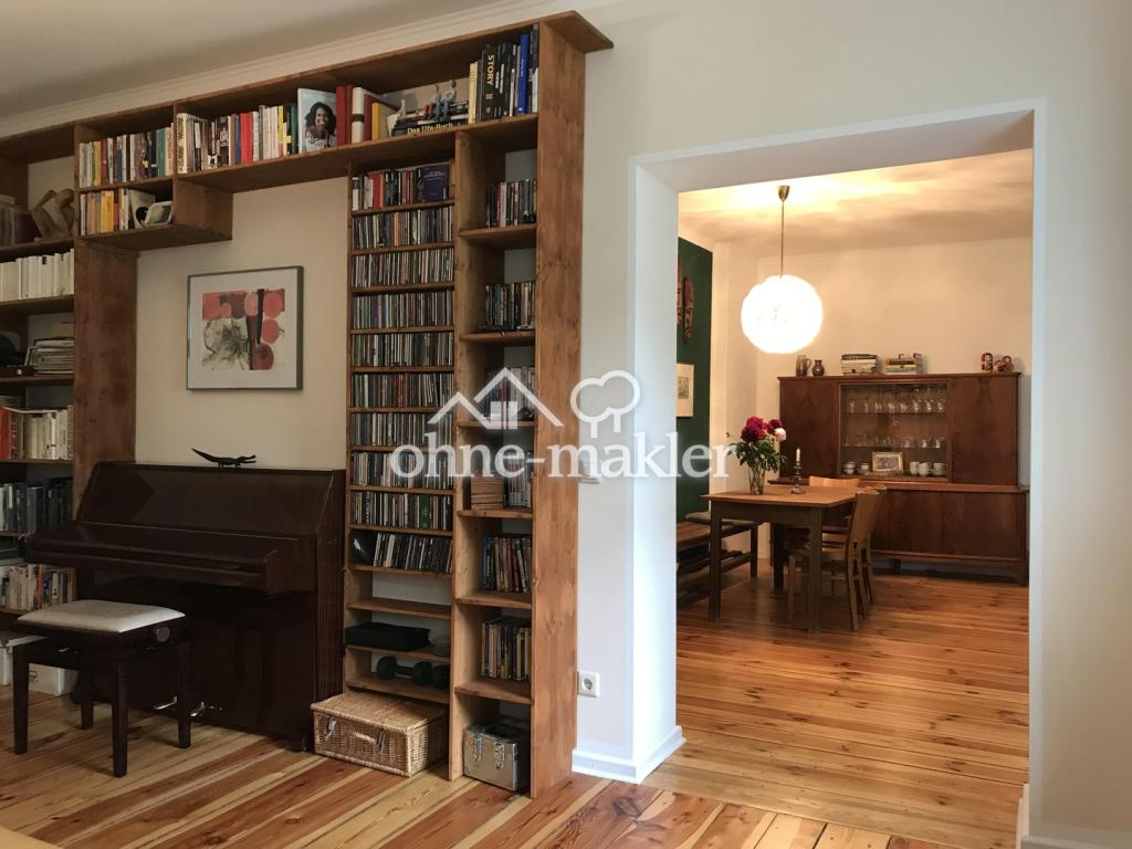 Wohnzimmerblick in Essbereich
