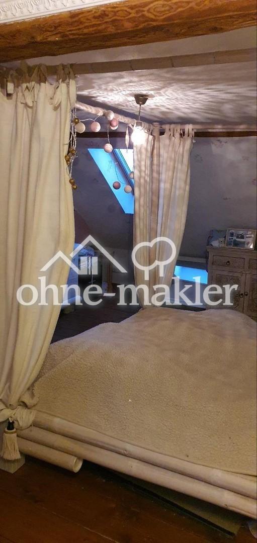 Schlafzimmer DG