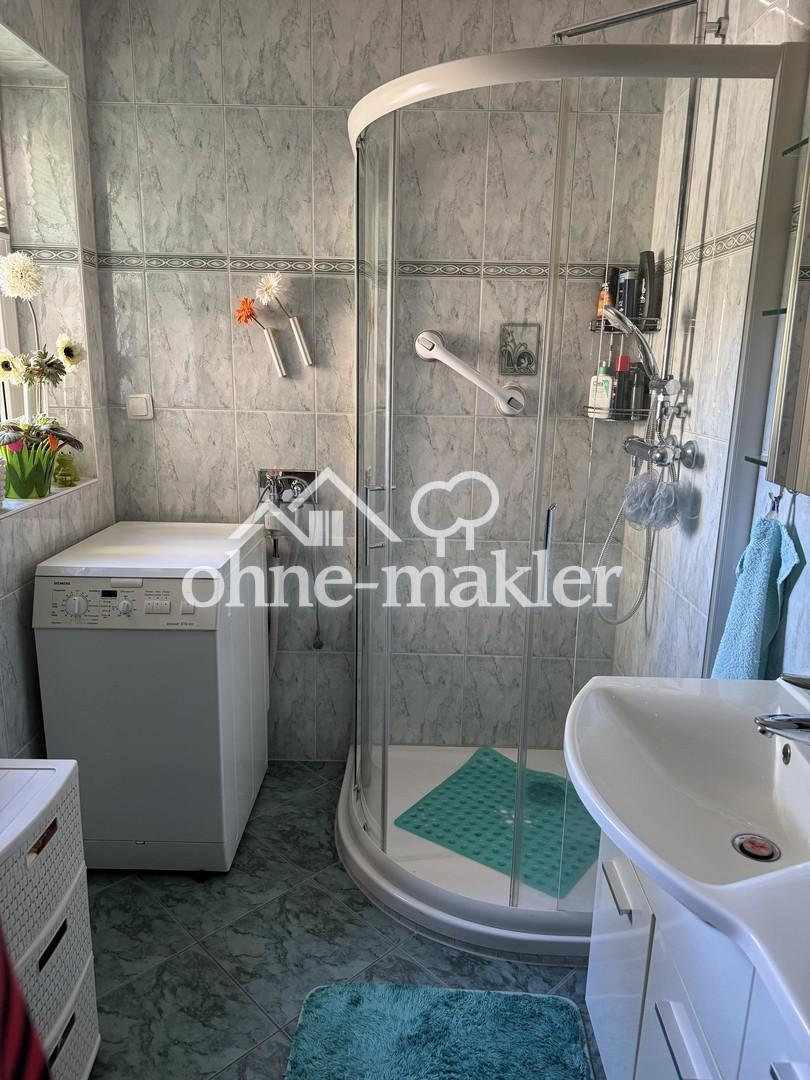 Dusche Erdgeschoß