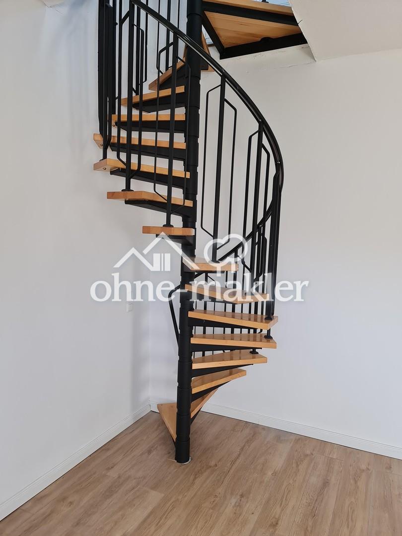 Treppe zu ausgebaute spitzbode