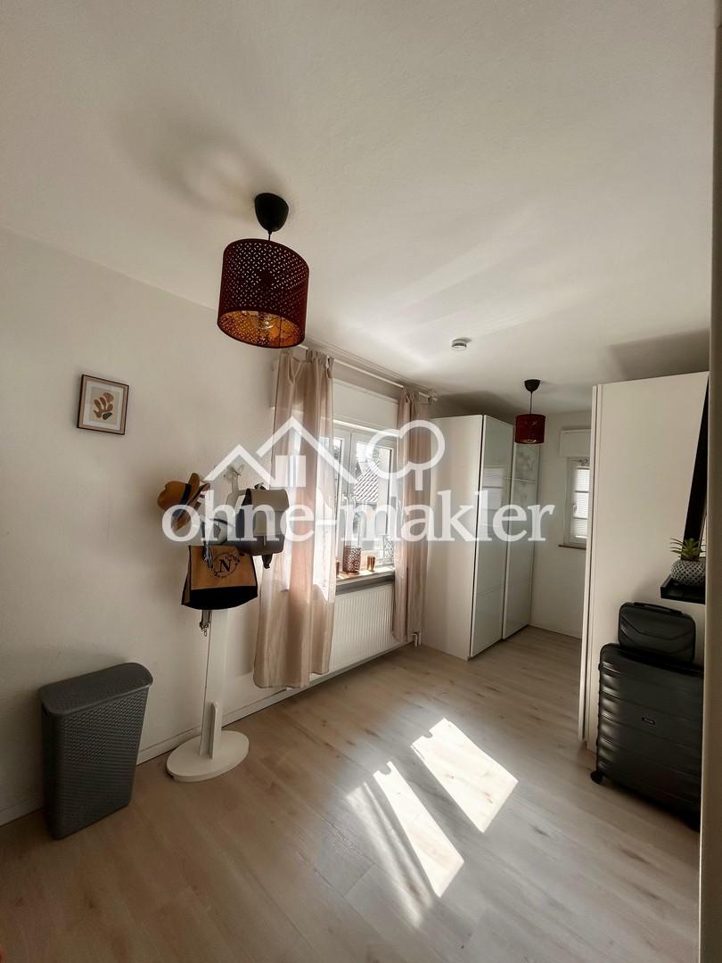 Geräumiges Ankleidezimmer