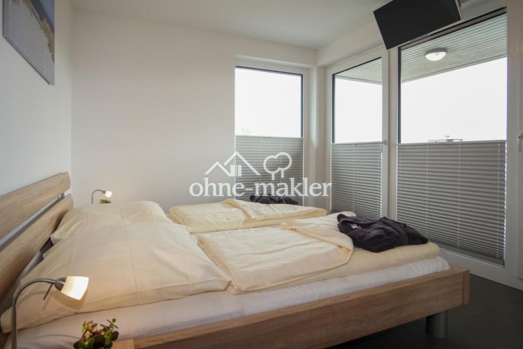Schlafzimmer mit Doppelbett