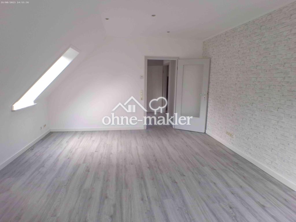 Wohnzimmer Blick zur Tür