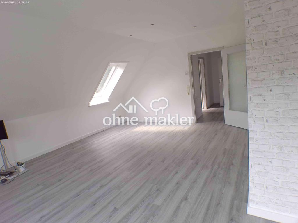 Wohnzimmer Blick zur Tür