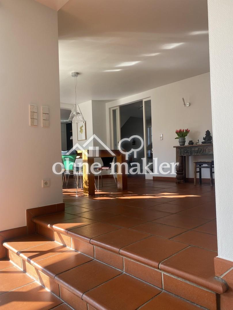 Absatz  Wohnzimmer/Essbereich