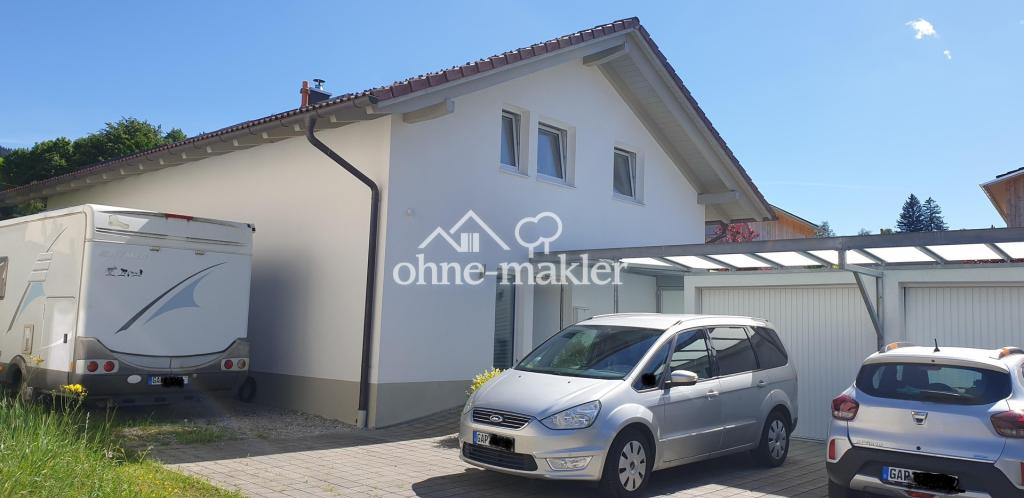 NO-Seite mit Garagen