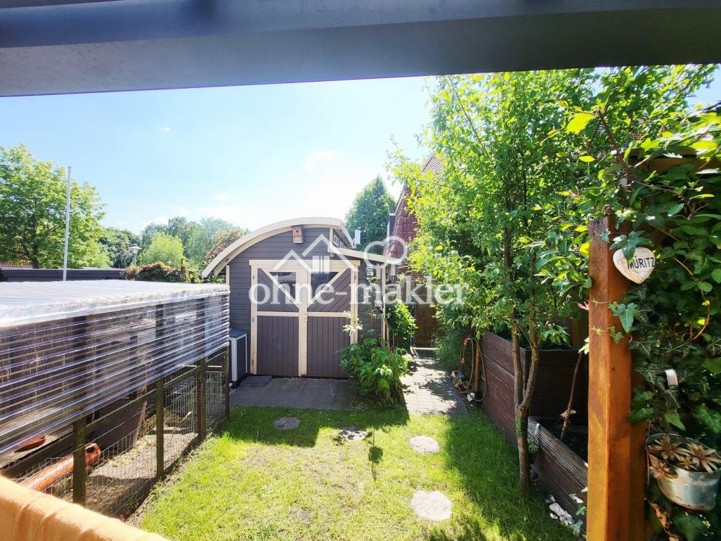 Garten mit Gartenhaus