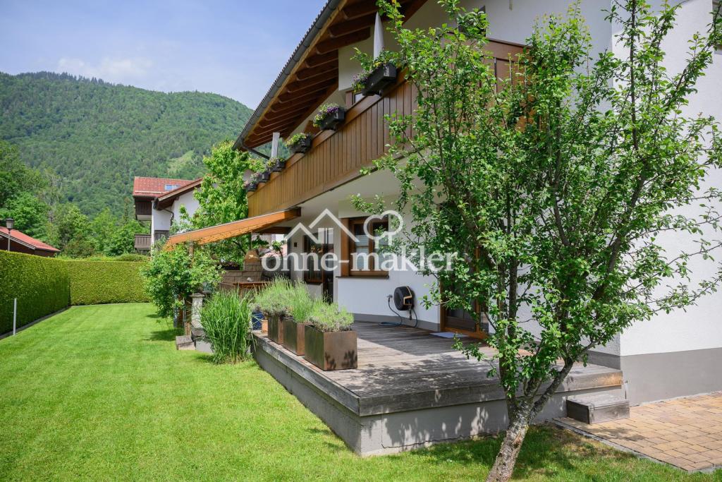 Teils überdachte Terrasse 