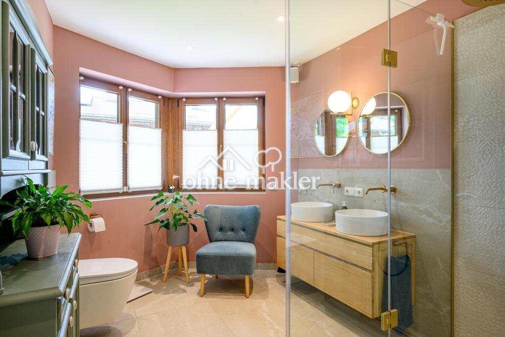 Edles Tageslicht-Badezimmer 
