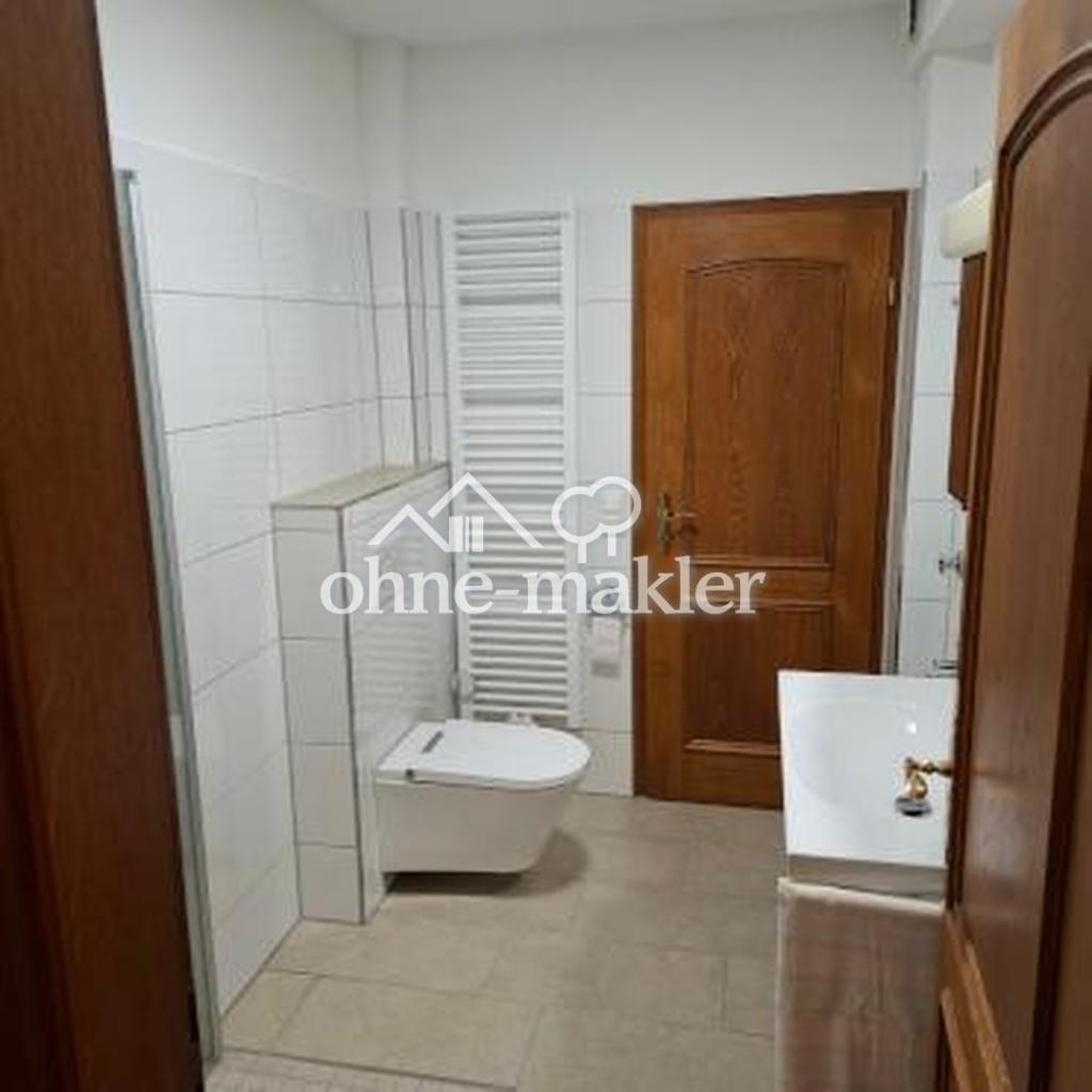 Dusch-WC/ Dusche EG