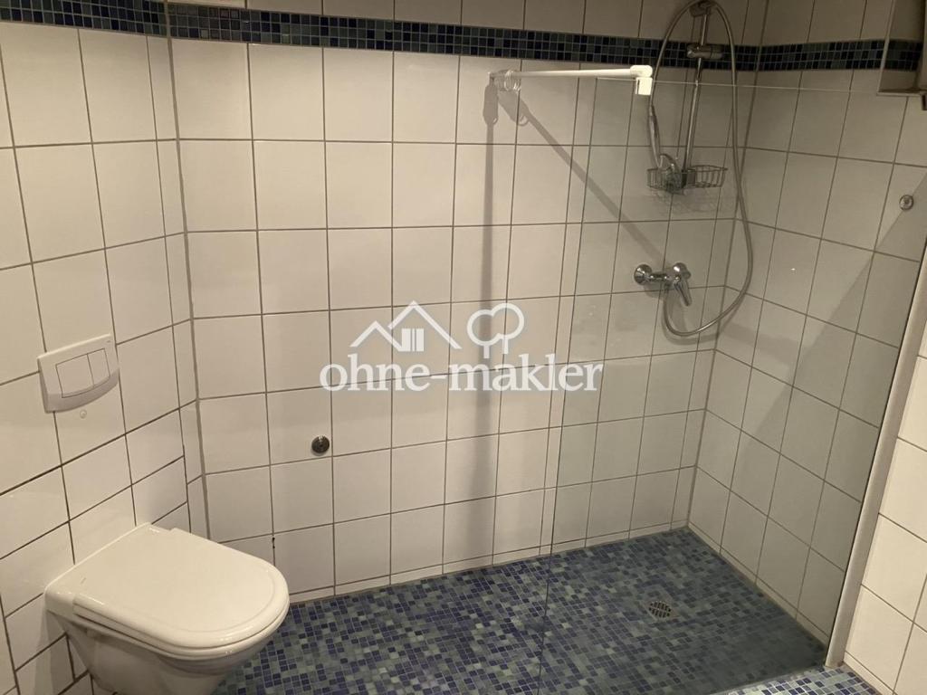 Badezimmer Dusche und WC