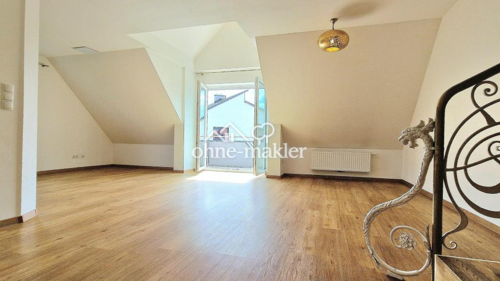 WohnEssbereich_Blick_Balkon