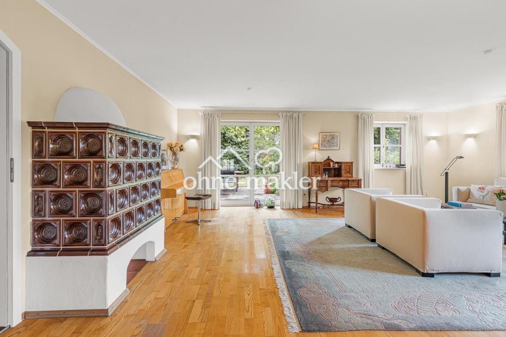 Wohnzimmer mit Kachelofen