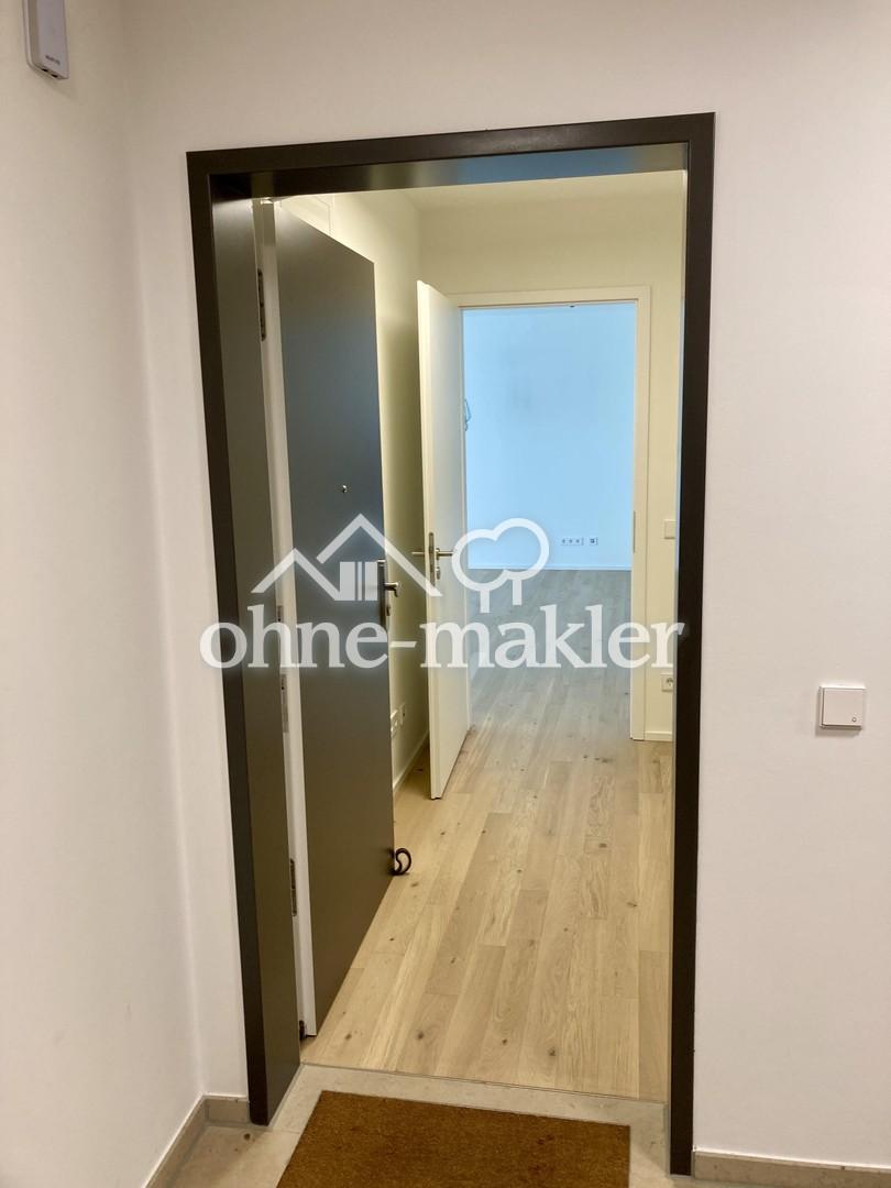 Wohnungstür & Flur