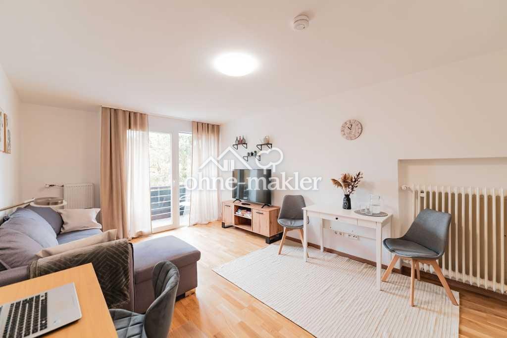 Einziehen & Wohlfühlen: Renovierte und möblierte 1-Zi.-Wohnung mit Balkon & Stellplatz - Photo 2