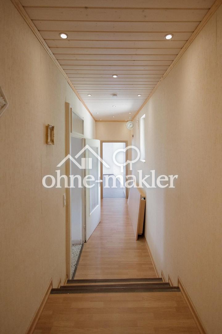 Flur 1 Richtung Wohnzimmer OG