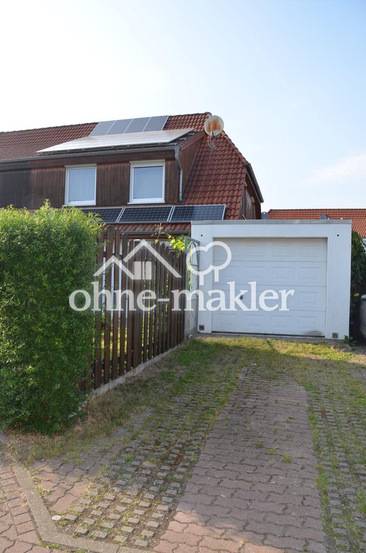 Garage und Stellplatz