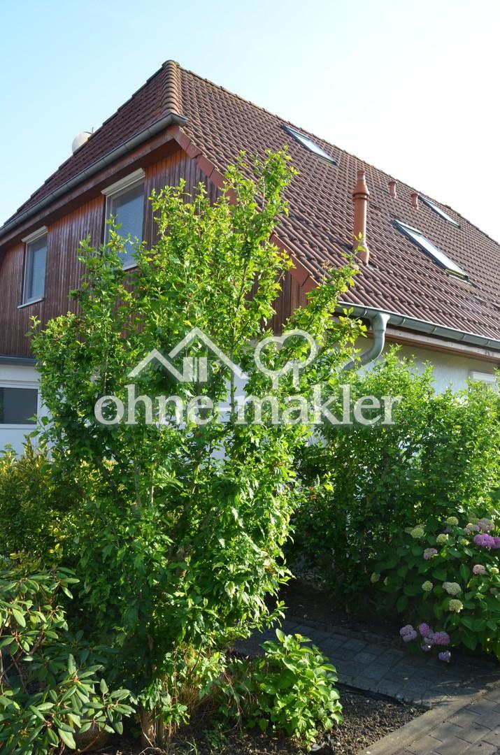 Vorderseite Haus mit Garage