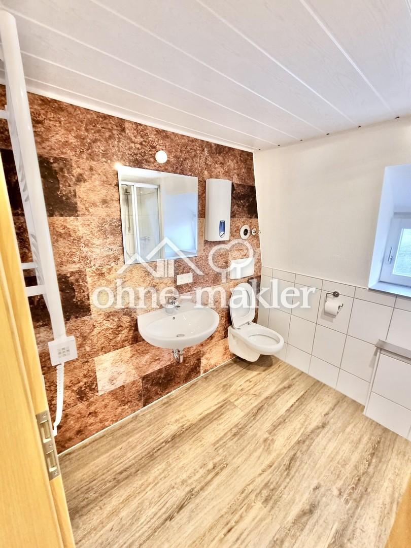 Maisonette-Wohnung mit vier Zimmern und EBK in Simmozheim - Photo 4