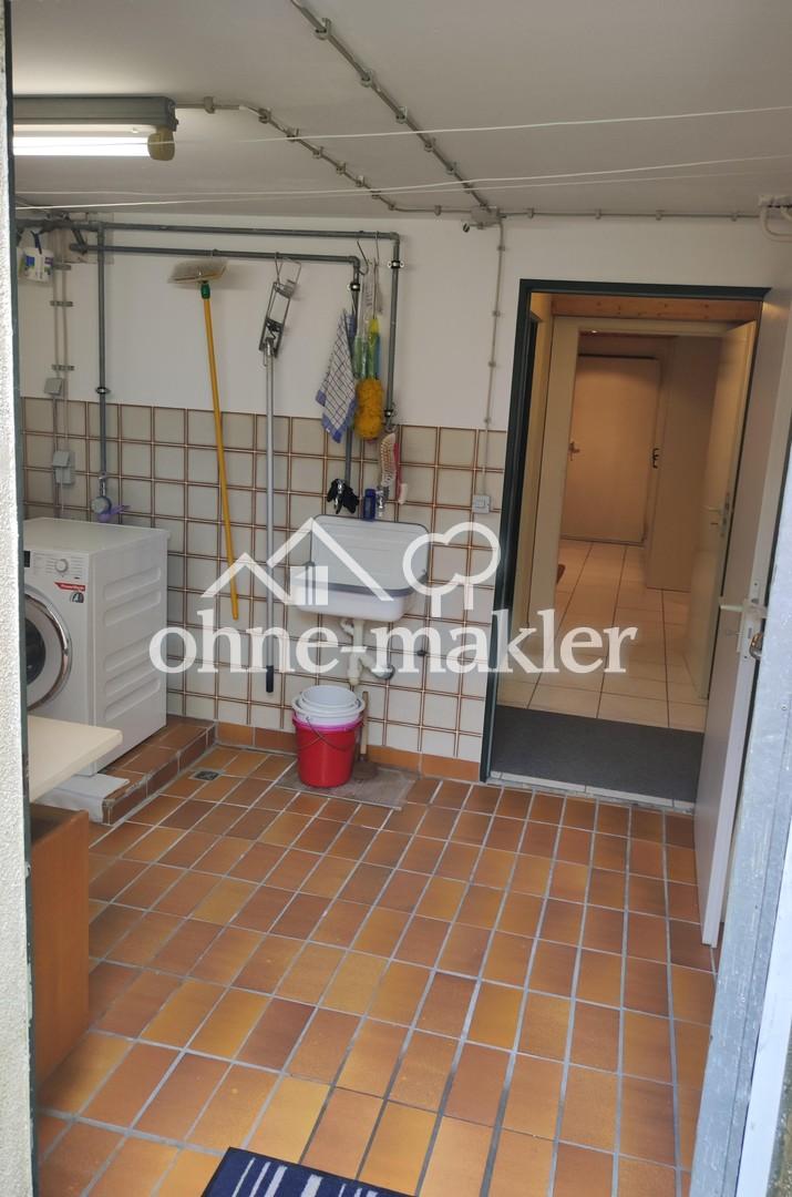 UG Waschraum Eingang Hinterhof