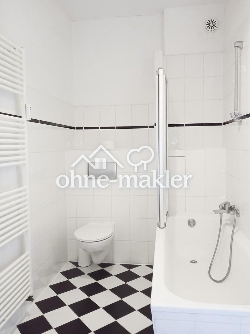 Modern bathroom with bathtub