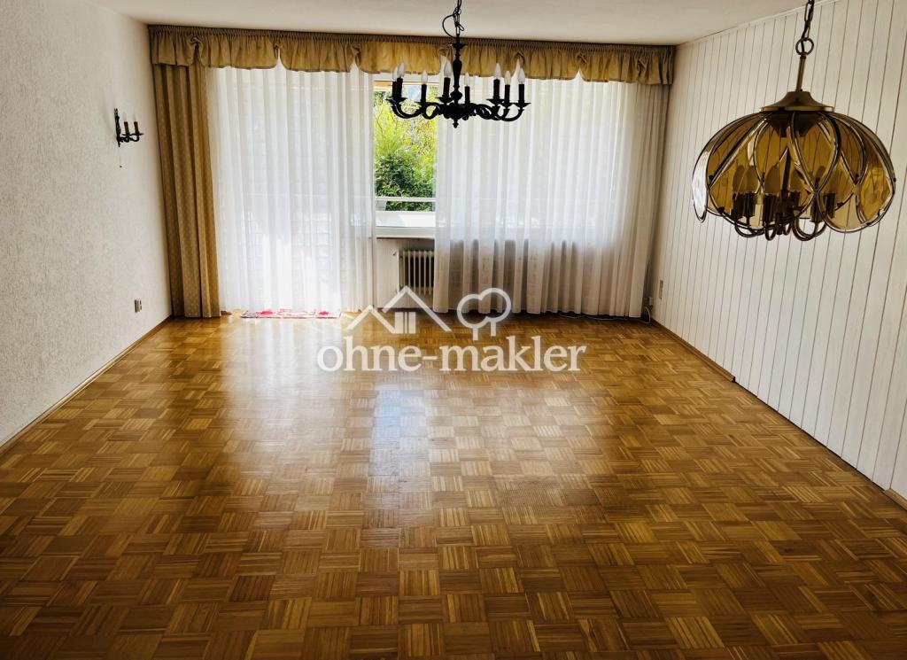 Wohnbereich mit Zugang Balkon