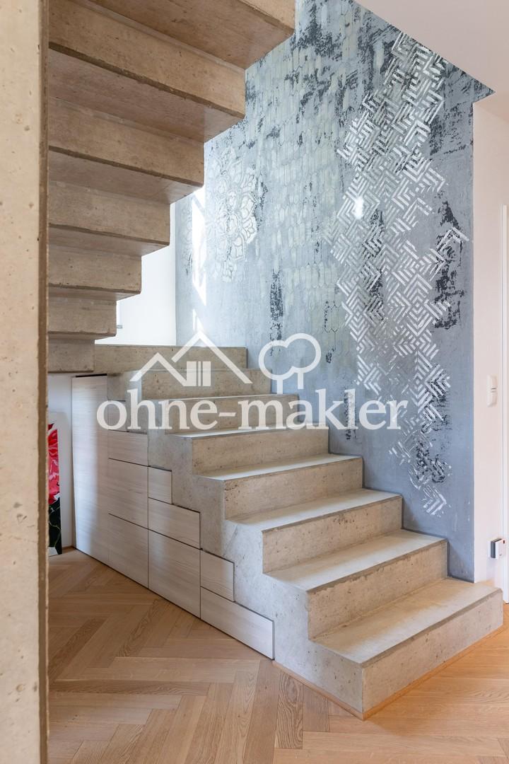 Designtreppe ins OG 