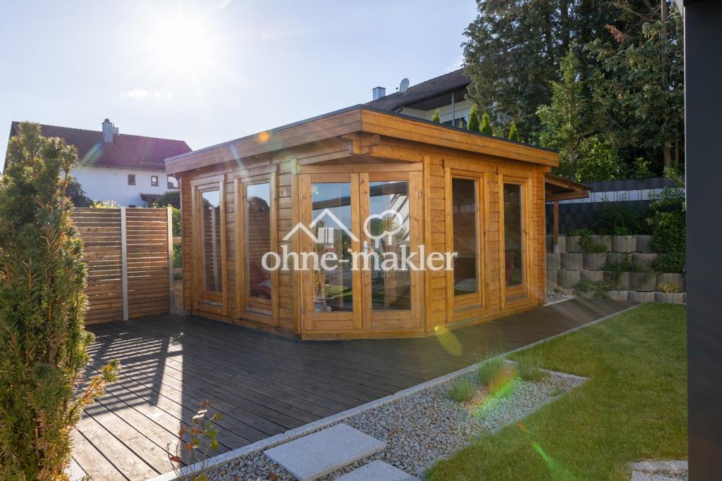 XL-Sauna mit Dusche u. Vorraum