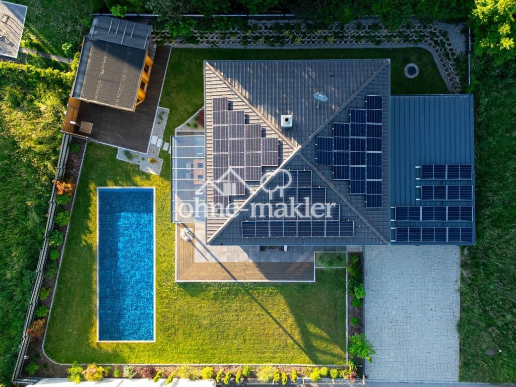 Swimmingpool als Option (KI)