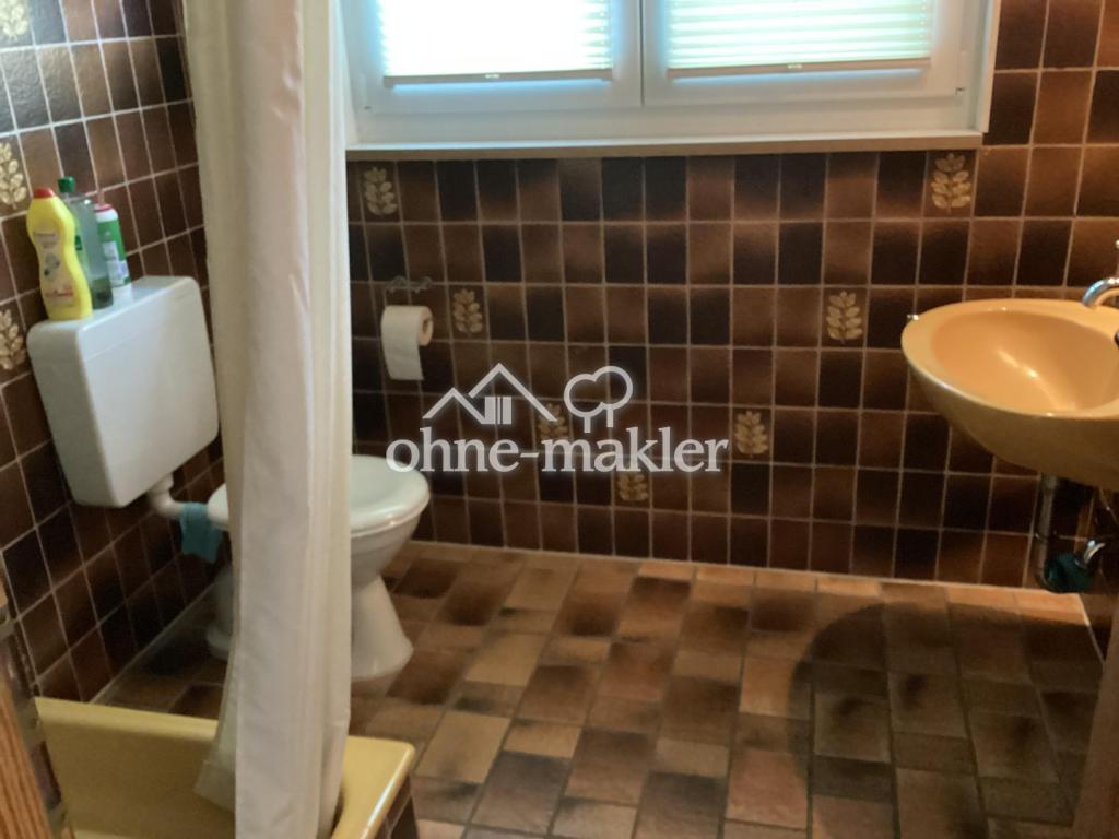 Duschbad im Eingangsbereich