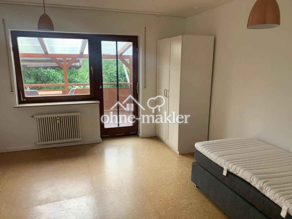 Zimmer mit Balkonanschluss