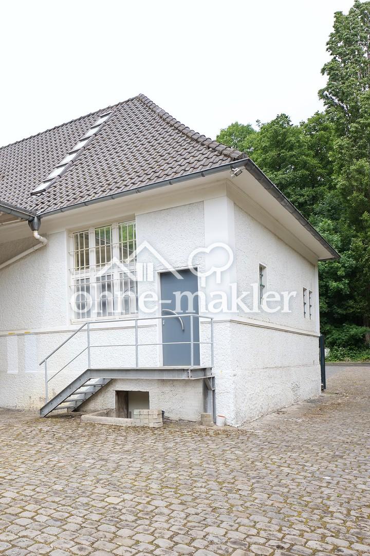 Rückseite, Ausgang zum Hof