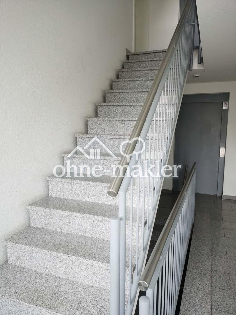 Treppen und Aufzüge