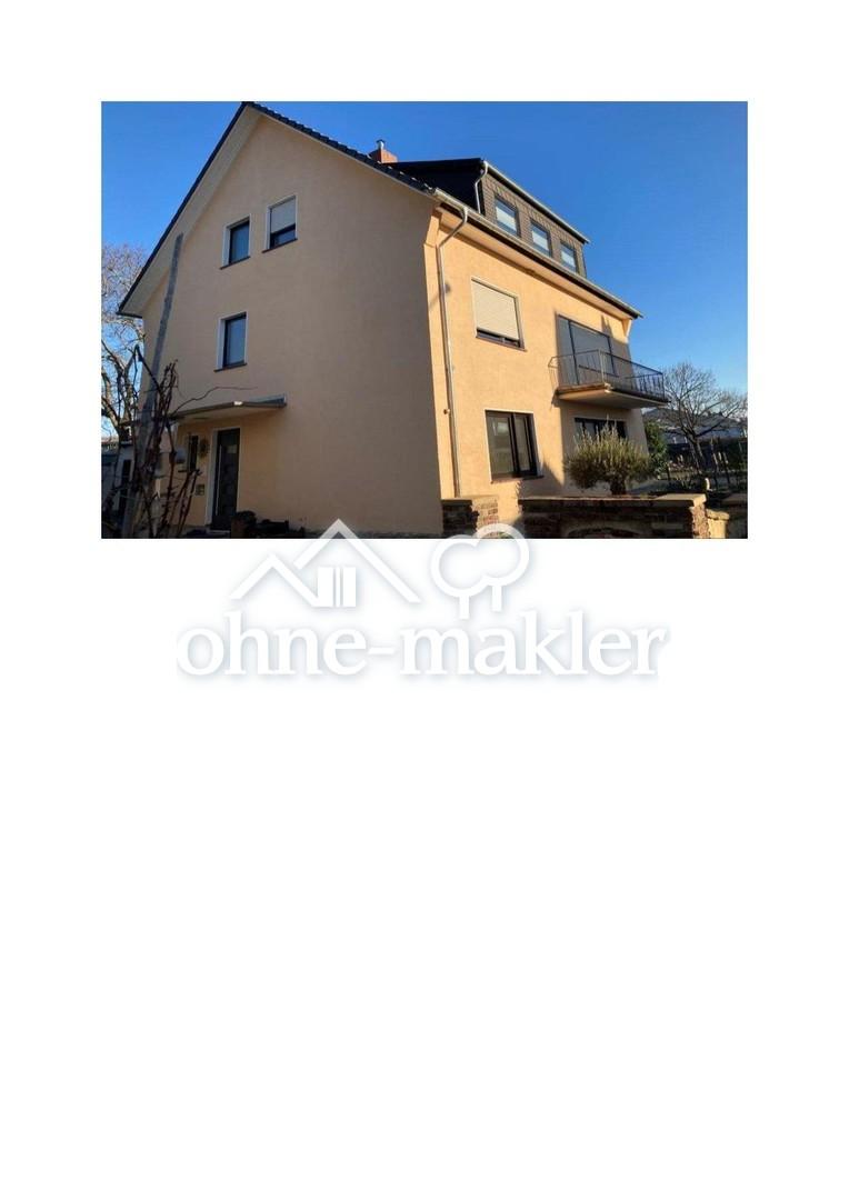 Einfahrt / Haustür 