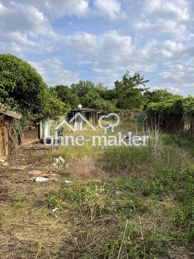 Gartenteil mit Unterstand