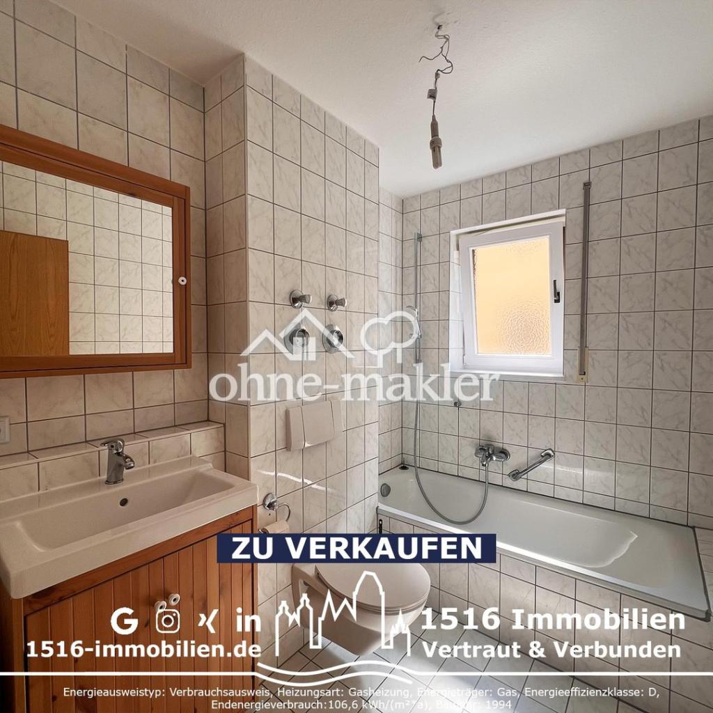 Bad mit Badewanne