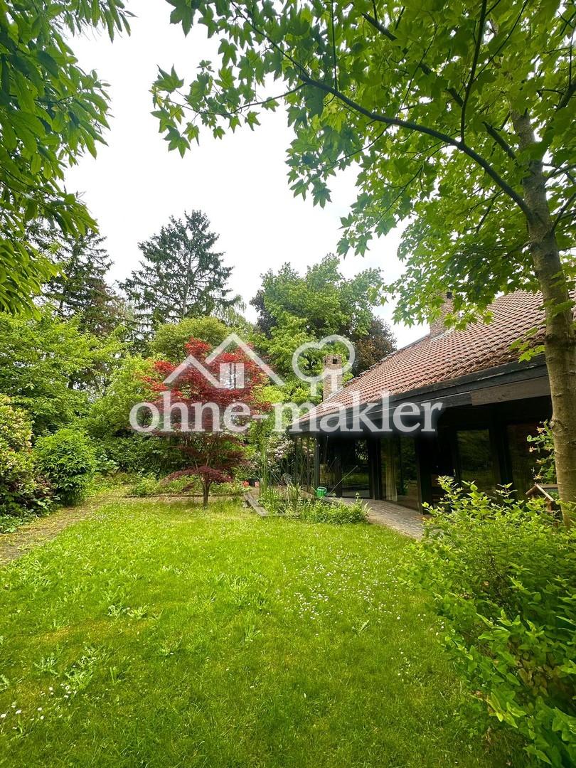 Garten und überdachte Terrasse
