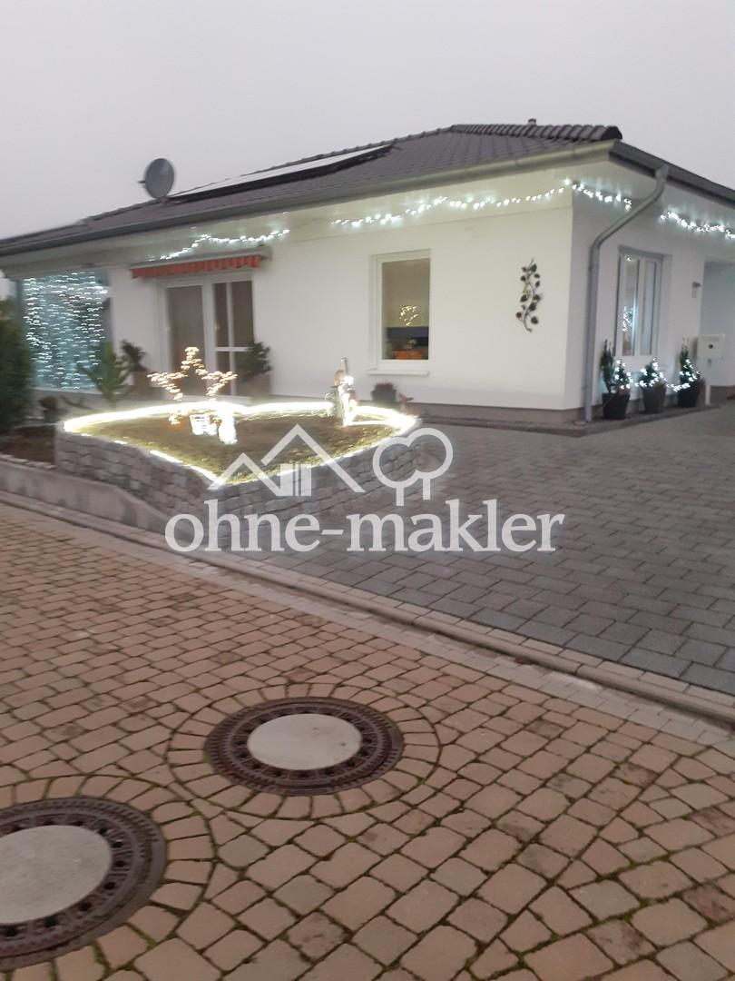 Herz im Eingang beleuchtet