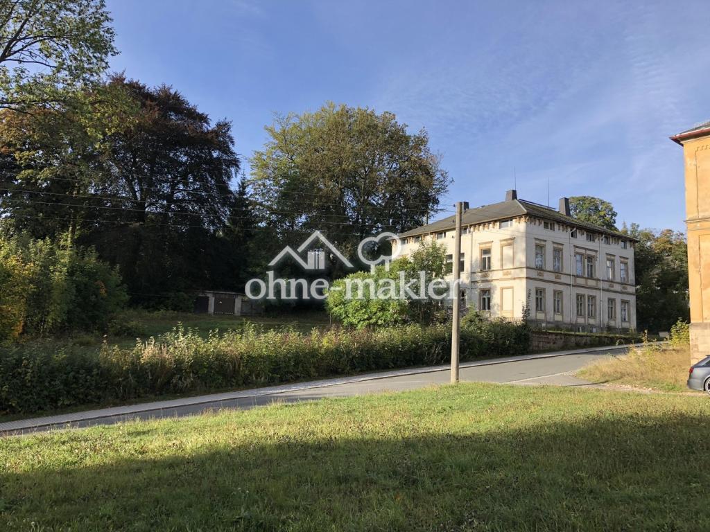 Villa mit Grundstück