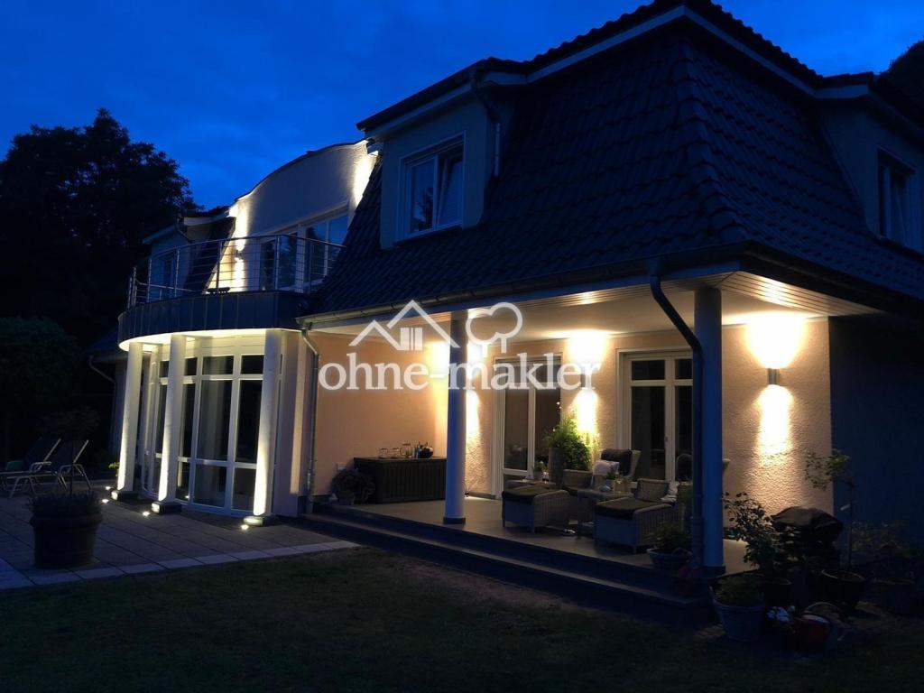 Hausansicht Dämmerung