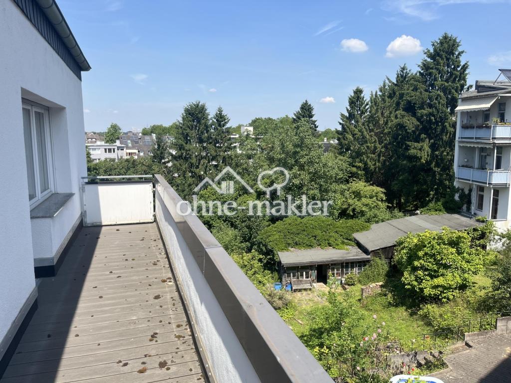 großer Balkon